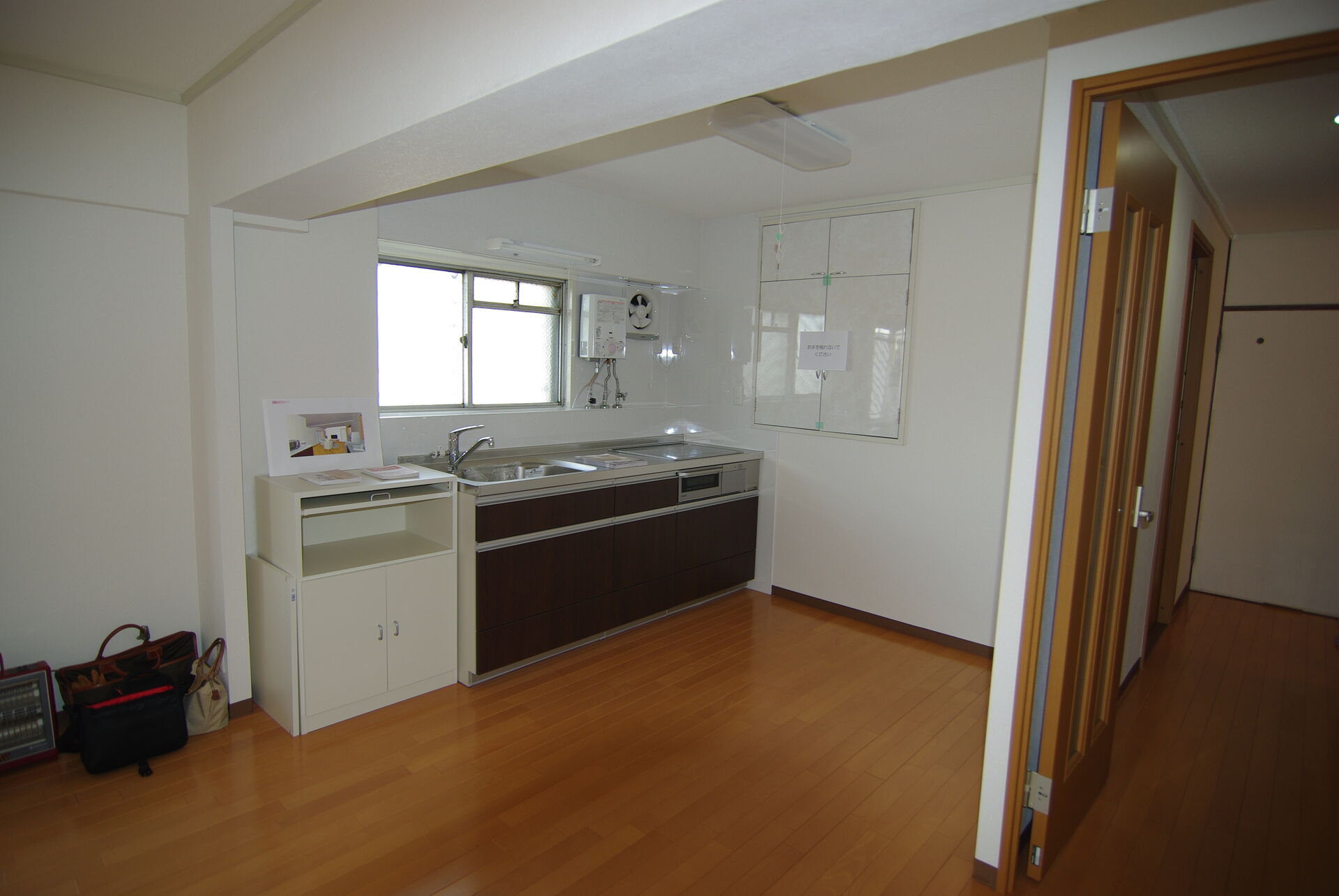 茨木市のマンションで「居間とキッチンを結んでリビングに！マンションリフォーム！」が完成！